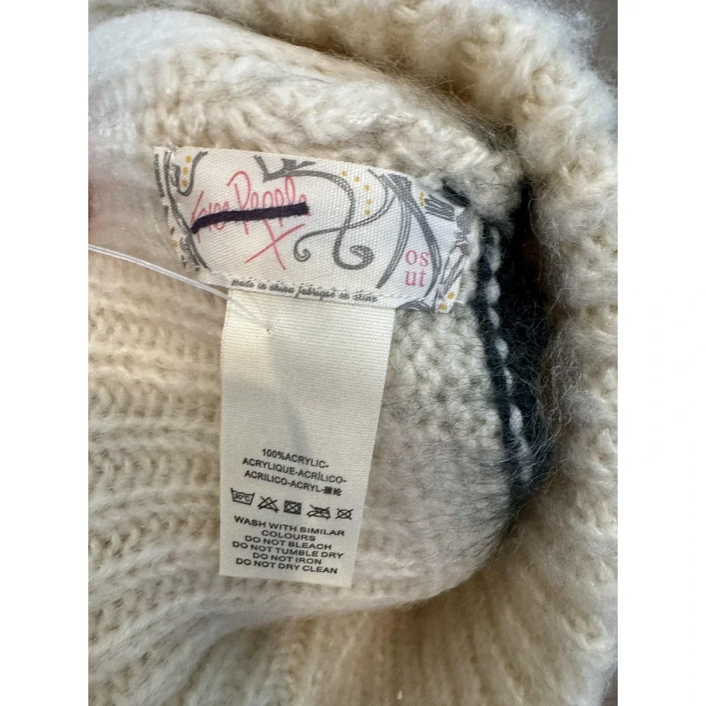 Free People‎ Hat Beanie Cuffed Womens One Size Ivory Black Striped Fuzzy Knit